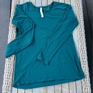 Lululemon long sleeved yoga top , size 4, forest green